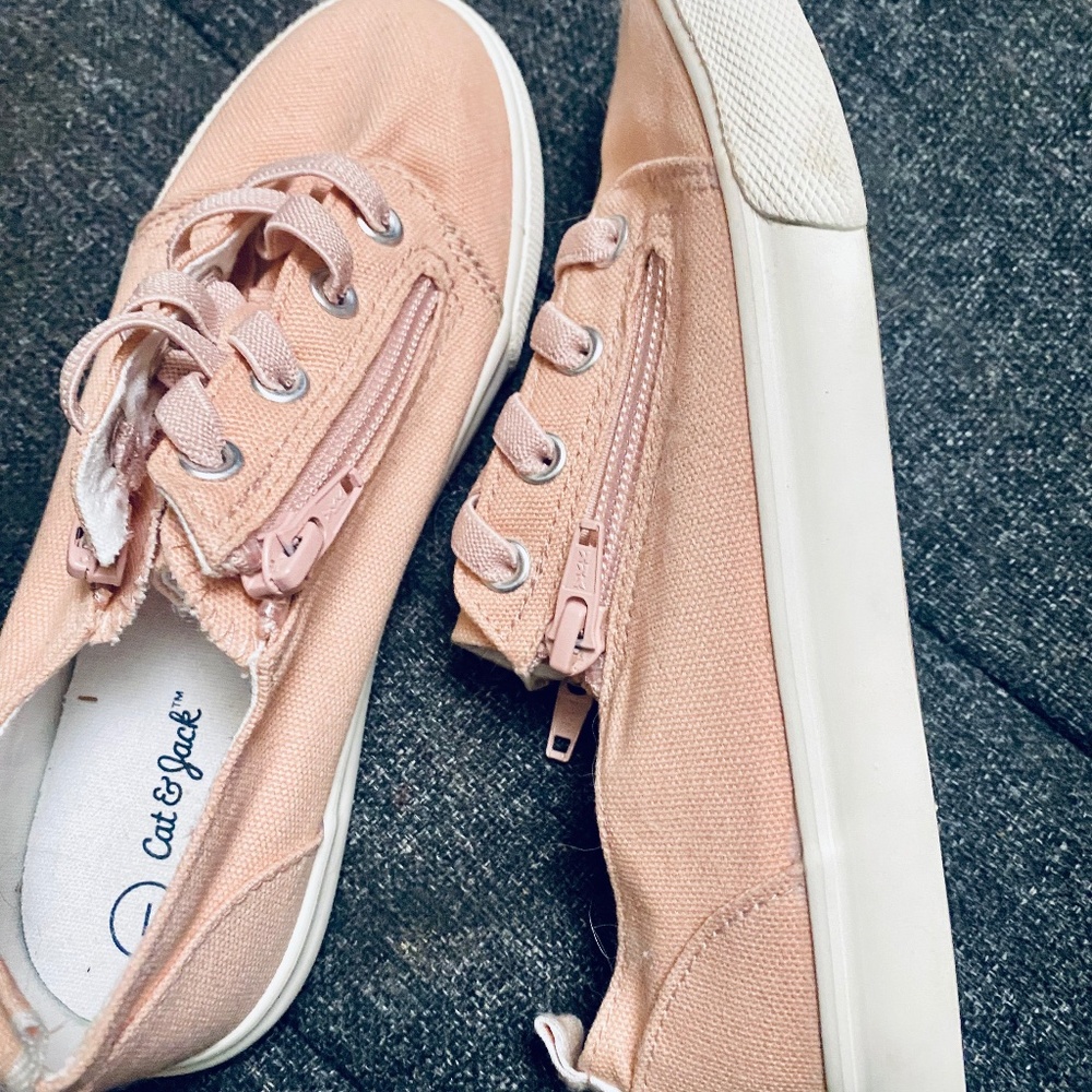 Shoes size 1 pink mauve no tie